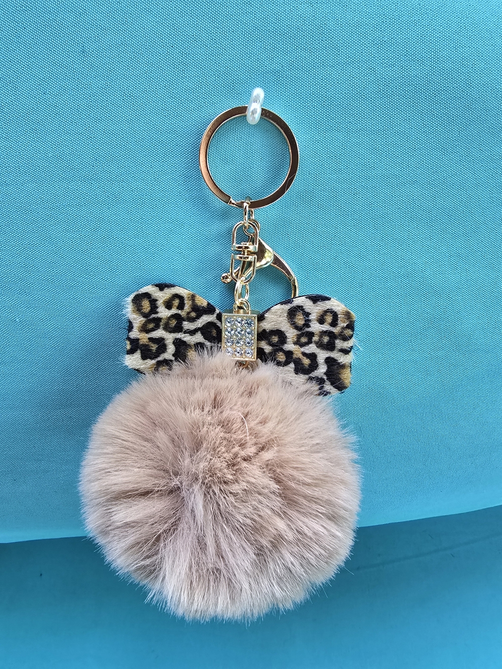 ๐ Faux Fur Pom Pom Keychain with Ear Accents - Picture 8 of 9
